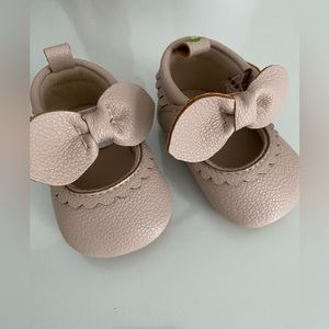 NWOT Adorable Taupe Pinkish Beige Baby Girl Shoes with Bow